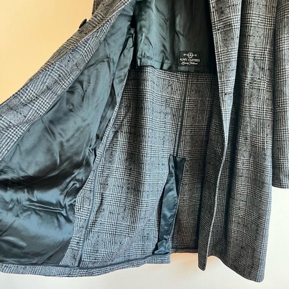 Vintage 1960’s Wool Coat - Picture 9 of 11